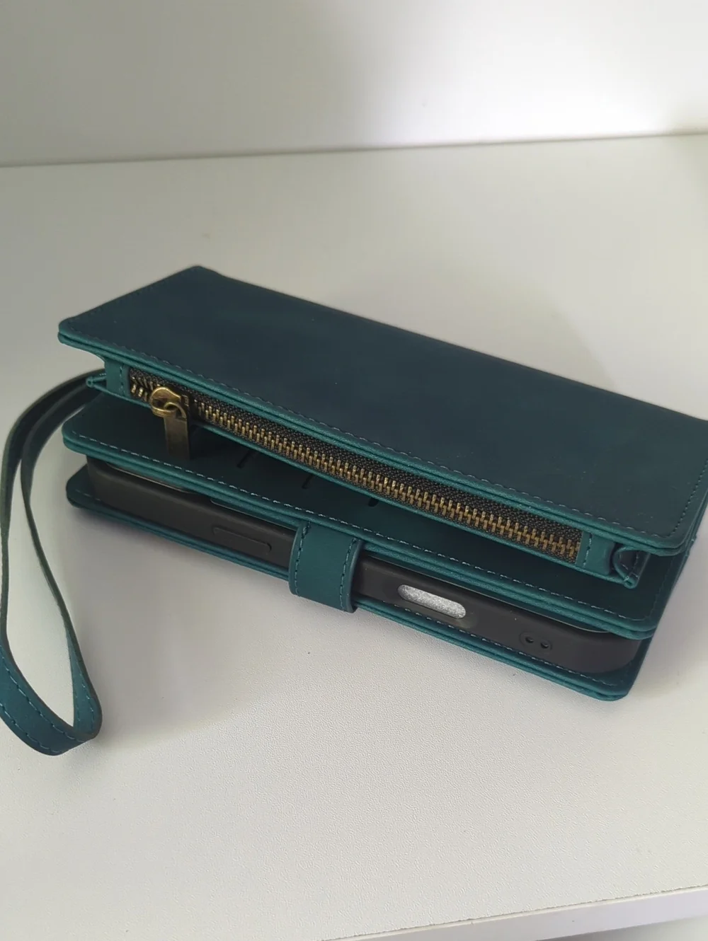 iPhone 17 Pro Max Phone Wallet Case